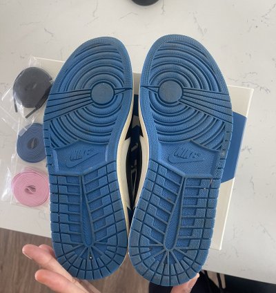 Travis Scott Jordan 1 Low