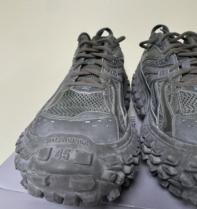 Balenciaga Defender Bounce Sneaker