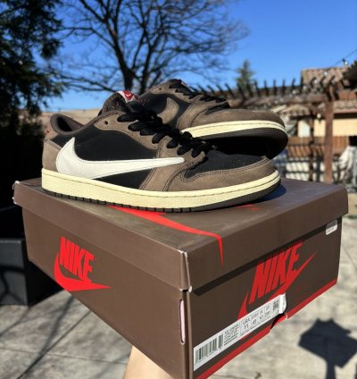 Travis Scott Jordan 1 Low Mocha
