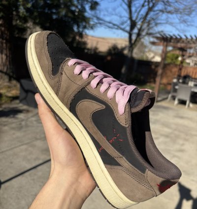 Travis Scott Jordan 1 Low Mocha