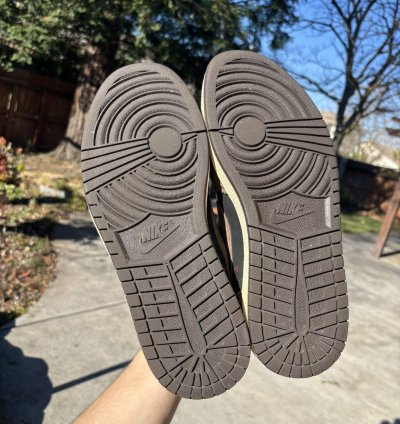 Travis Scott Jordan 1 Low Mocha