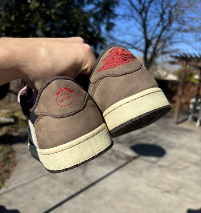Travis Scott Jordan 1 Low Mocha