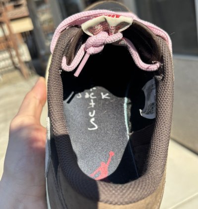 Travis Scott Jordan 1 Low Mocha