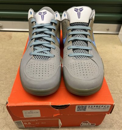 Nike Zoom Kobe 4 Mpls Size 9 5