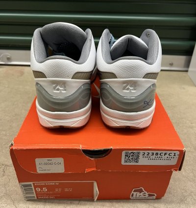 Nike Zoom Kobe 4 Mpls Size 9 5