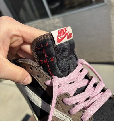 Travis Scott Jordan 1 Low Mocha