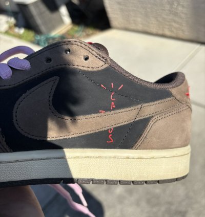 Travis Scott Jordan 1 Low Mocha