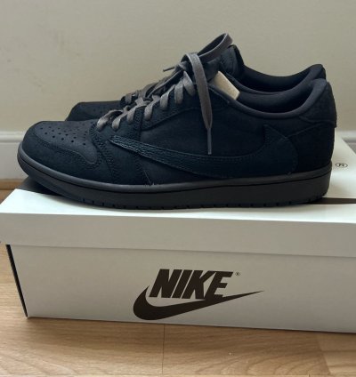 Travis Scott Jordan 1 Low Velvet Brown