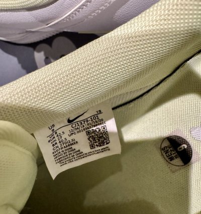 Air Force 1 07 Lv8 Double Air Pack - White Barely Volt
