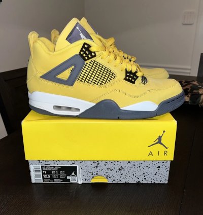 Air Jordan 4 Retro Lightning