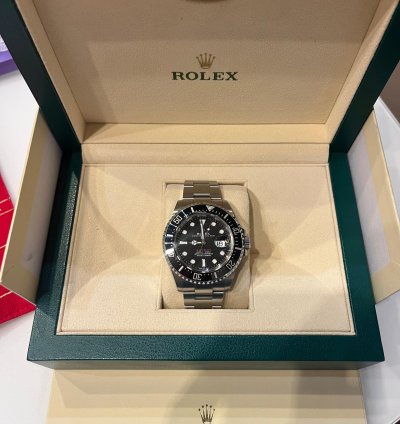 Rolex Sea-dweller 2023 Full Box Worn Twice