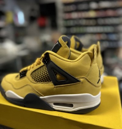 Air Jordan 4 Retro Lightning