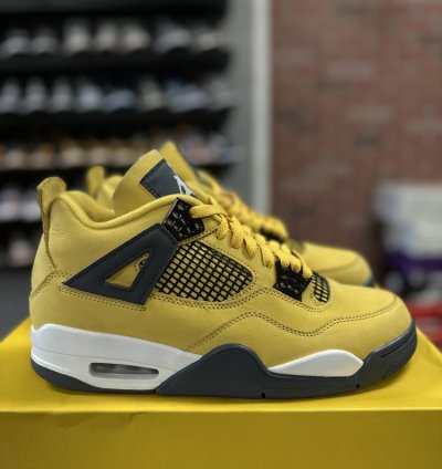 Air Jordan 4 Retro Lightning