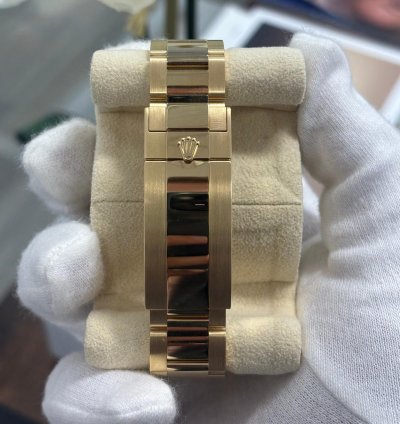 Rolex Sea-dweller Deepsea 44 Yellow Gold Oyster Unworn Box And Papers 2024