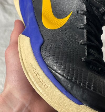 Nike Zoom Kobe Lakers Home Venomenon
