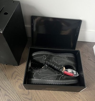Travis Scott Jordan Phantom Black Low worn Once