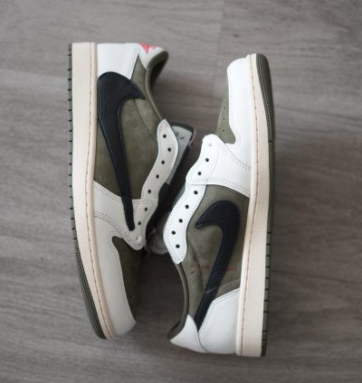 Travis Scott Medium Olive