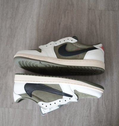 Travis Scott Medium Olive