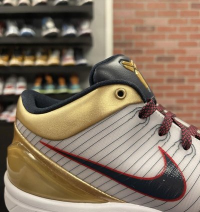Size 10 - Nike Kobe 4 Protro Gold Medal fq3544-100 Men