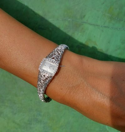 Omega Ladies Gilbert Albert 28 Diamonds Naturalistic Design Rare Frisson Or