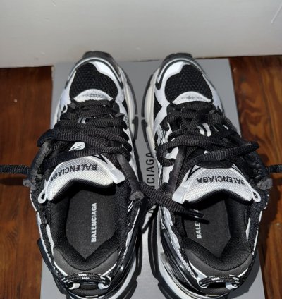 Balenciaga Runner Black White
