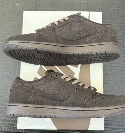 Travis Scott Nike Velvet Brown Size 10