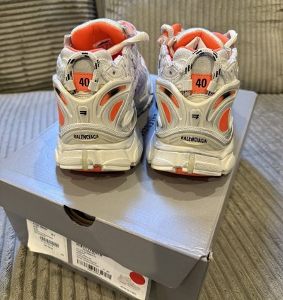 Balenciaga Runner Fluo Orange And White Size 40