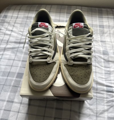 Travis Scott Reverse Olive Jordan 1s