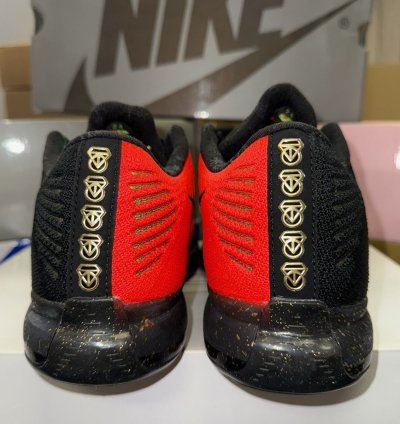 Size 8 - Nike Kobe 10 Elite Christmas 802560-076