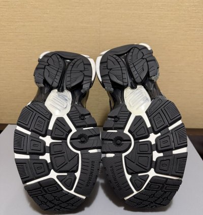 Balenciaga Runner Sneaker Black White 40