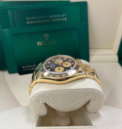 Rolex Daytona Paul Newman Yellow Gold Daytona Black Dial Yellow Subdials 116508