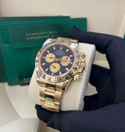 Rolex Daytona Paul Newman Yellow Gold Daytona Black Dial Yellow Subdials 116508