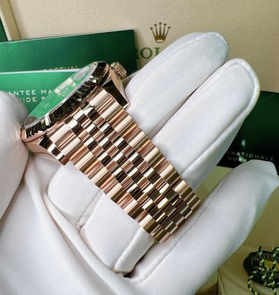 Rolex Sky-dweller 2024 New Sky-dweller Everose Gold Blue Green Jubilee