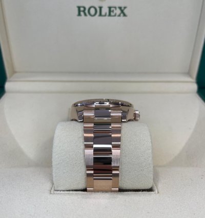 Rolex Sky-dweller rose Gold Chocolate Dial