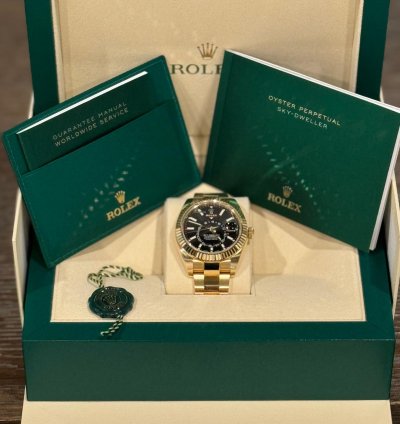 Rolex Sky-dweller 18 Ct Yellow Gold Rolex Sky Dweller