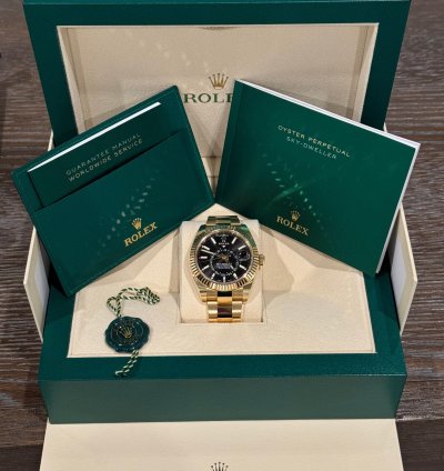 Rolex Sky-dweller 18 Ct Yellow Gold Rolex Sky Dweller
