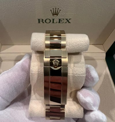 Rolex Sky-dweller 18 Ct Yellow Gold Rolex Sky Dweller