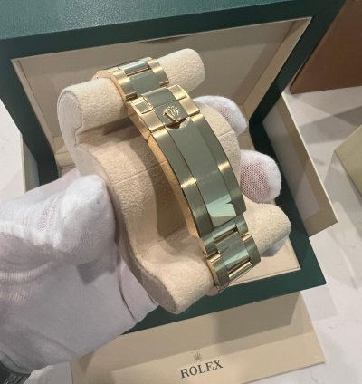 Rolex Sky-dweller 18 Ct Yellow Gold Rolex Sky Dweller