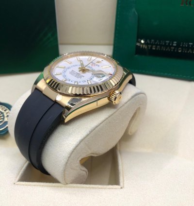 Rolex Sky-dweller 18ct Yellow Gold 2022