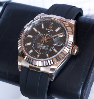 Rolex Sky-dweller 18k Rg Rhodium 326235 2022 Unworn 42mm Fluted 18k Rose Gold Oysterflex Full Set