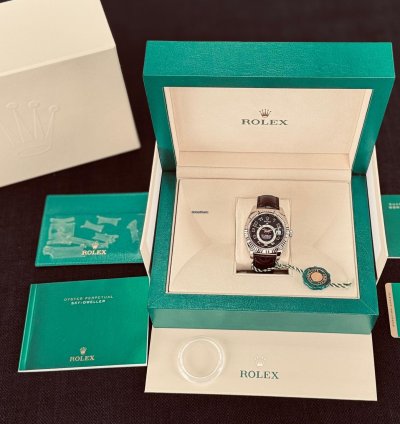 Rolex Sky-dweller 18k White Gold - 2x Leather Bracelet Black Brown