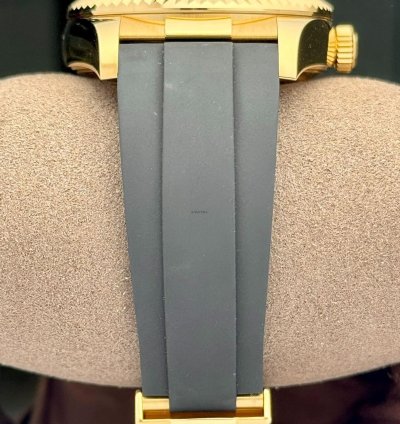 Rolex Sky-dweller 18k Yellow Gold Bright Black Dial Oysterflex
