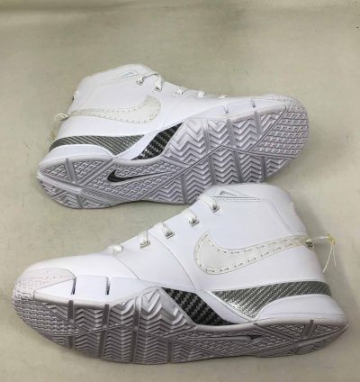 Zoom Kobe 1 Protro Noise Cancelling