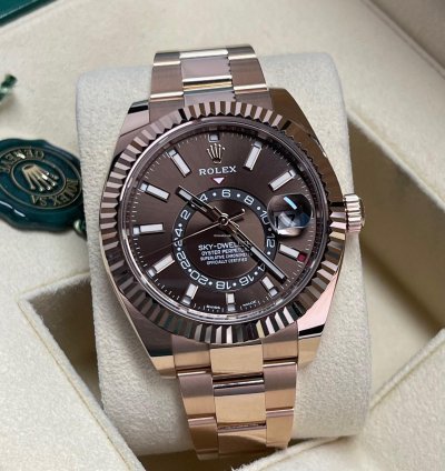 Rolex Sky-dweller 2022 Sky-dweller 42mm Chocolate Dial 326935 18k Rose Gold Oyster Bracelet In Stock
