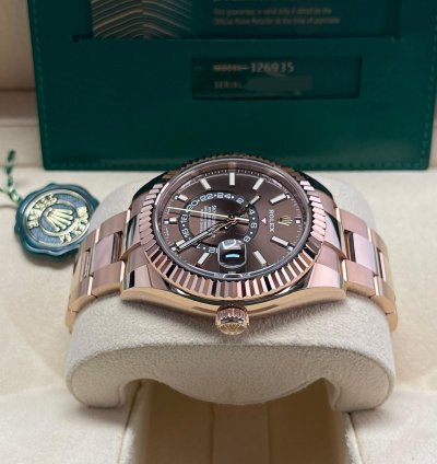 Rolex Sky-dweller 2022 Sky-dweller 42mm Chocolate Dial 326935 18k Rose Gold Oyster Bracelet In Stock