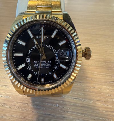 Rolex Sky-dweller 2022 Slightly Worn like New
