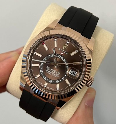 Rolex Sky-dweller 2023 Rose Gold Sky-dweller Oysterflex Chocolate Dial Unworn Box Papers 326235