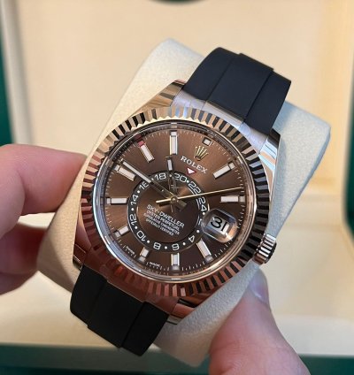 Rolex Sky-dweller 2023 Rose Gold Sky-dweller Oysterflex Chocolate Dial Unworn Box Papers 326235