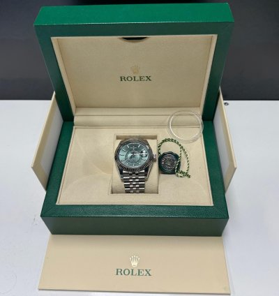 Rolex Sky-dweller 2023 White Gold And Steel Mint Green Dial Jubile Brazalet