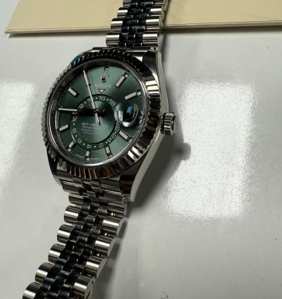 Rolex Sky-dweller 2023 White Gold And Steel Mint Green Dial Jubile Brazalet